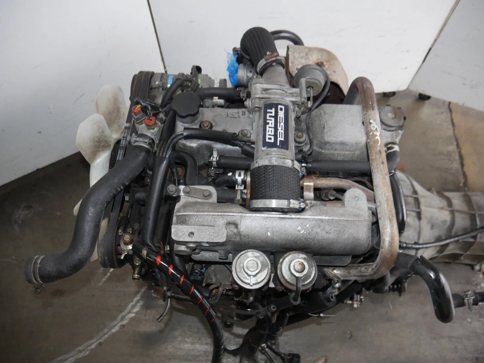 Isuzu 4JG2 Engine
