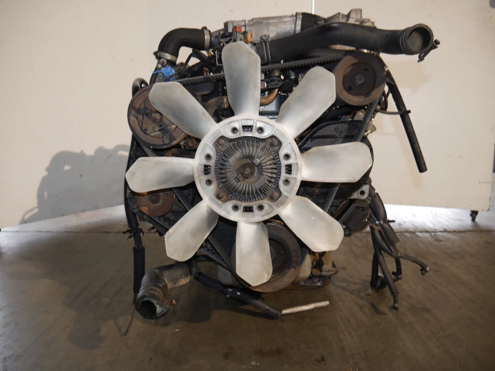 Isuzu 4JG2 Engine - Image 2